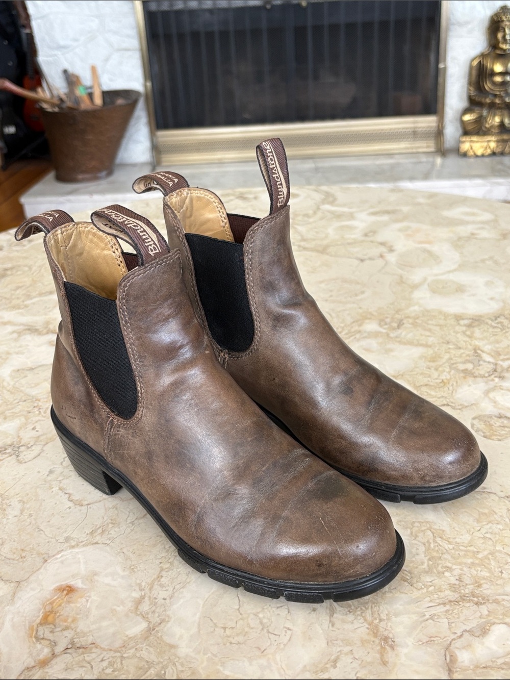 Blundstone 1677 - Women’s Series Block Heel Chelsea Boots Rustic Brown Leather - Picture 2 of 16